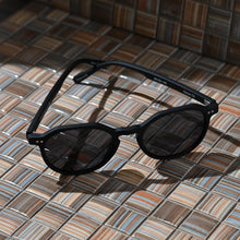 Load image into Gallery viewer, Zenon - Black Rubber / Smoke