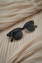 Load image into Gallery viewer, Pukka (M) - Black / Smoke