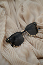 Load image into Gallery viewer, Pukka (M) - Black / Smoke