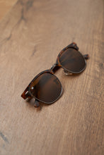 Load image into Gallery viewer, Pukka (M) - Tortoise / Brown