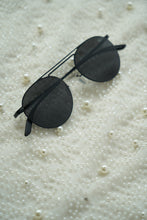 Load image into Gallery viewer, Colton - Black / Smoke