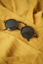 Load image into Gallery viewer, Rio - Tortoise / Black Smoke