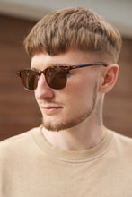 Load image into Gallery viewer, Pukka (M) - Tortoise / Brown