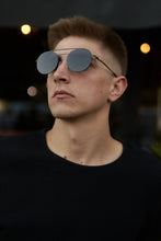 Load image into Gallery viewer, Corbin - Black / Smoke