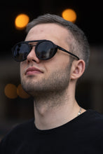 Load image into Gallery viewer, Tetra - Black / Smoke