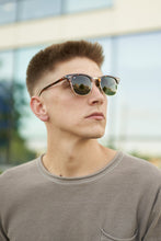 Load image into Gallery viewer, Pukka (M) - Tortoise / Ligh Smoke