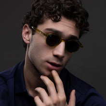 Load image into Gallery viewer, Zelie - Transparent Yellow / Smoke