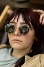 Load image into Gallery viewer, Yoyo (M) - Gold / Light Smoke