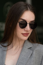 Load image into Gallery viewer, Yoyo (M) - Black / Smoke