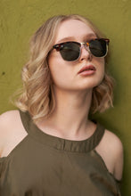 Load image into Gallery viewer, Pukka (M) - Tortoise / Ligh Smoke