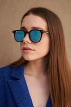 Load image into Gallery viewer, Cade - Tortoise / Blue Mirror