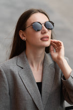 Load image into Gallery viewer, Yoyo (M) - Black / Smoke