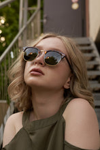 Load image into Gallery viewer, Pukka (M) - Tortoise / Ligh Smoke