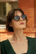 Load image into Gallery viewer, Sunray - Black / Fade Brown