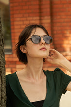 Load image into Gallery viewer, Sunray - Black / Fade Brown