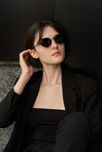 Load image into Gallery viewer, Aura - Black / Smoke