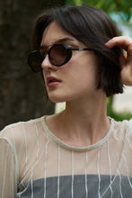 Load image into Gallery viewer, Dexter - Black / Light Smoke