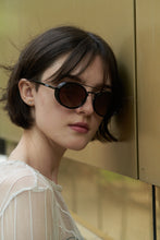 Load image into Gallery viewer, Dexter - Black / Light Smoke