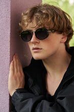 Load image into Gallery viewer, Dexter - Black / Light Smoke