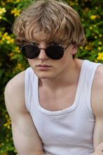 Load image into Gallery viewer, Sunray - Black / Smoke