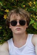 Load image into Gallery viewer, Sunray - Black / Smoke