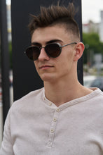 Load image into Gallery viewer, Sunray - Black / Fade Brown