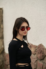 Load image into Gallery viewer, Dexter - Black / Red