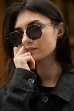 Load image into Gallery viewer, Texa - Black / Smoke