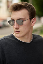 Load image into Gallery viewer, Lura - Black / Silver Mirror