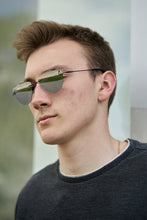 Load image into Gallery viewer, Lura - Black / Silver Mirror