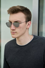 Load image into Gallery viewer, Lura - Black / Silver Mirror