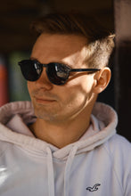 Load image into Gallery viewer, Ace - Black / Smoke