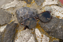 Load image into Gallery viewer, Ace - Tortoise / Light Smoke