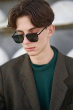 Load image into Gallery viewer, Aircel - Black / Light Smoke