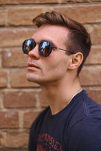 Load image into Gallery viewer, Avi - Black / Smoke