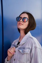 Load image into Gallery viewer, Blown - Black / Silver Mirror