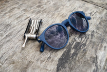 Load image into Gallery viewer, Capri - Matt Navy / Smoke