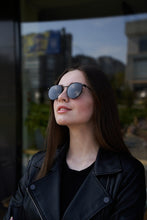 Load image into Gallery viewer, Carla - Black / Smoke