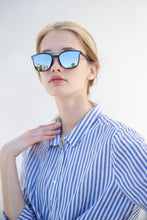 Load image into Gallery viewer, Colossal - Black / Silver Mirror