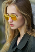 Load image into Gallery viewer, Cossie - Silver / Yellow