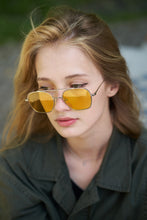 Load image into Gallery viewer, Cossie - Silver / Yellow