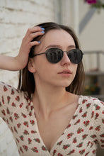 Load image into Gallery viewer, Sunray - Black / Smoke