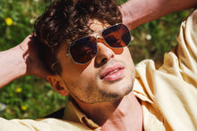 Load image into Gallery viewer, Daisy - Gold / Brown