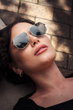 Load image into Gallery viewer, Daisy - Gold / Light Smoke