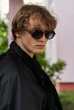 Load image into Gallery viewer, Dexter - Black / Light Smoke