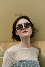 Load image into Gallery viewer, Dexter - Black / Light Smoke