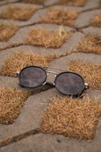 Load image into Gallery viewer, Dexter - Black / Light Smoke