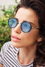 Load image into Gallery viewer, Duke - Black and Silver / Blue