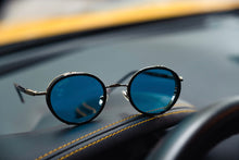 Load image into Gallery viewer, Duke - Black and Silver / Blue