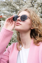 Load image into Gallery viewer, Echo - Black / Smoke